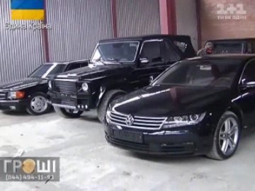 Самооборона Майдану заявила, що автівки Януковича повернули у Межигір’я
