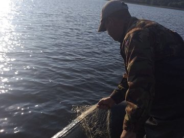 На озері біля Шацька знайшли пів кілометра браконьєрських сіток
