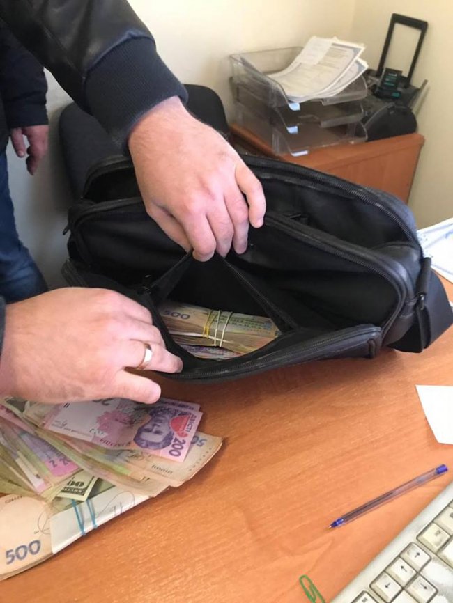 У СБУ повідомили деталі затримання хабарника в Луцьку. ФОТО