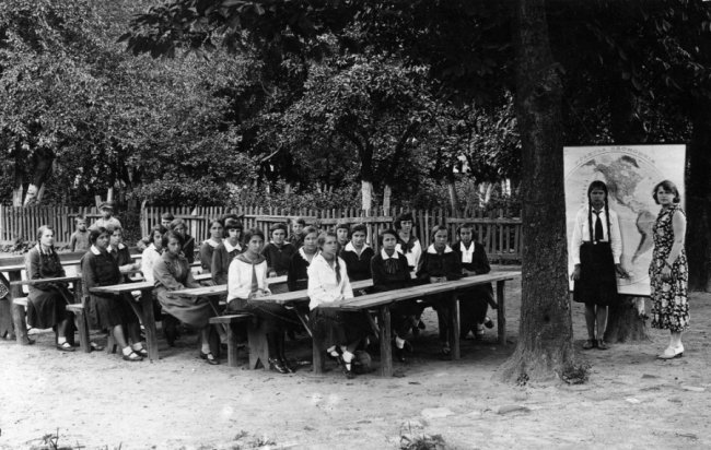 Садочки та школи на Волині 90 років тому: ретросвітлини
