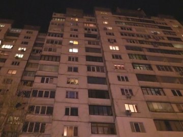 У Києві іноземець  вистрибнув з 14-го поверху