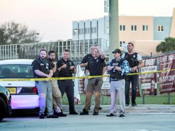 Кривава стрілянина в школі  у Флориді: 17 загиблих