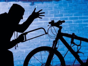 У Нововолинську шукають викрадений дитячий велосипед