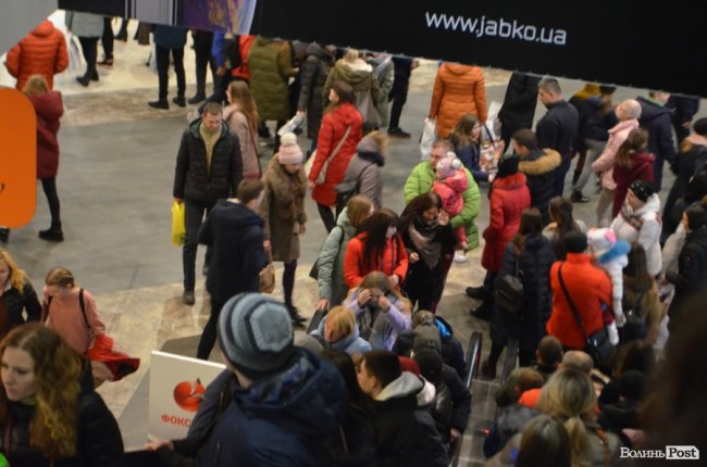 «Чорна п’ятниця» в ТРЦ «ПортCity». ФОТОРЕПОРТАЖ