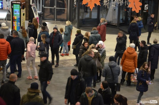 «Чорна п’ятниця» в ТРЦ «ПортCity». ФОТОРЕПОРТАЖ