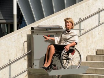 Луцькій бібліотеці треба 200 тисяч на підйомник для людей з інвалідністю. ВІДЕО