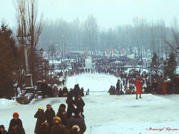 Показали, як у Луцьку проводили зиму понад 30 років тому. ФОТО