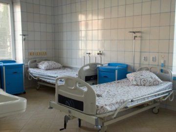 У ковідному госпіталі на базі луцького пологового лікують перших пацієнтів 