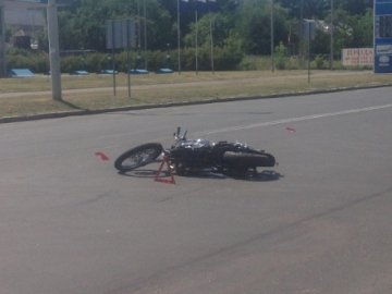 ДТП у Луцьку: бус збив мотоцикліста. ФОТО