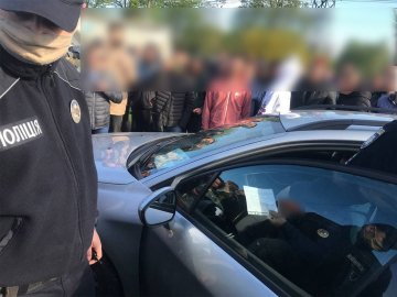 Сутички поблизу луцького авторинку: водій-порушник втікав від патрульних