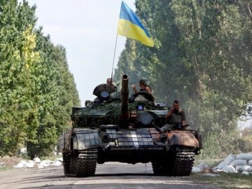 Позиції українських військових продовжують обстрілювати