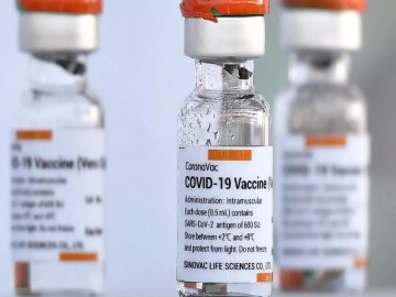 В Україну прибуло ще 1,5 млн доз вакцини CoronaVac
