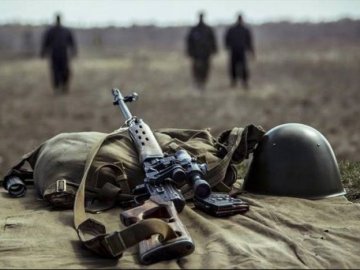 Окупанти стріляють та укріплюють позиції: ситуація на Донбасі