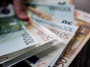 Долар і євро піднімаються в ціні: курс валют у Луцьку на 17 січня