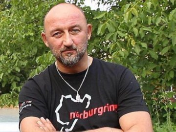 Подробиці побиття відомого автогонщика Олексія Мочанова
