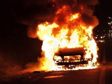 Можуть спалити автомобілі активістів Євромайдану, - Гузь