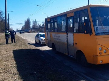 У Луцьку оштрафували водія маршрутки, який проїхав перехрестя на «червоне». ВІДЕО