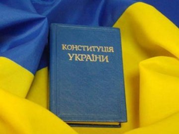 Закон про повернення Конституції-2004 відправили на підпис Януковичу