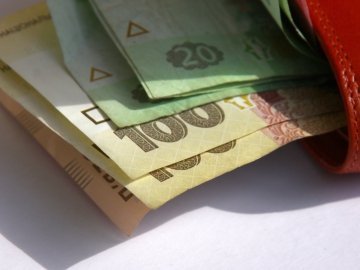 Середньостатистичний лучанин отримує 2885 гривень заробітної плати