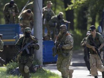 У Донецьку знову бій, терористи заховалися у школи