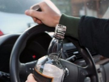 У Ковелі оштрафували п'яну водійку: її пасажир влаштував бійку з патрульними
