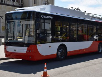 У Луцьку на маршрут №12 додали ще один тролейбус