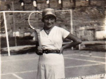 У замку Любарта грали в теніс 90 років тому. РЕТРОФОТО