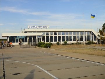 У Криму російські військові захопили аеропорт, - ЗМІ