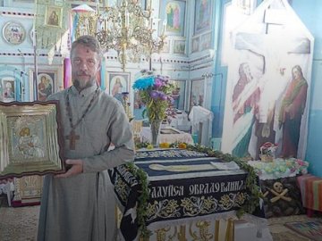«Я теж з іконою ледь вирвався, поки не замкнулося кільце», – волинський священник про своє волонтерство на Донбасі