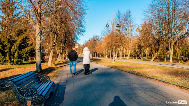 Луцьк в останній осінній день. ФОТОРЕПОРТАЖ
