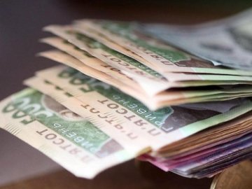 В Україні середня зарплата більше, ніж вдвічі перевищила мінімальну