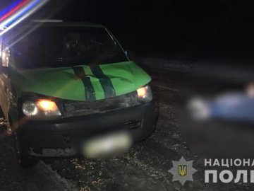Поблизу Рівного авто інкасації на смерть збило людину. ВІДЕО