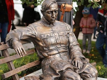 У Вінниці відкрили пам'ятник Симону Петлюрі. ФОТО