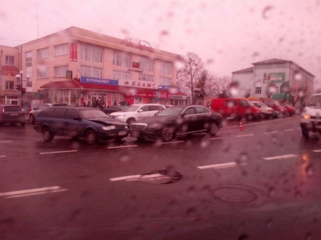 У центрі Володимира сталася аварія за участю авто депутата, – ЗМІ