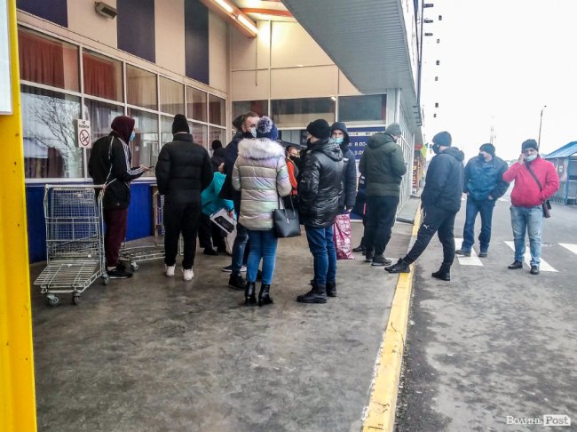 Локдаун: як працюють луцькі «Нова Лінія» та «Епіцентр». ФОТО