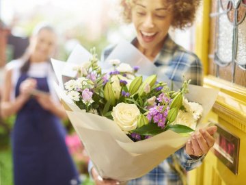 Термінова доставка квітів у Луцьку: де замовити*