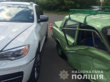У Луцьку зіткнулись дві автівки: пасажир легковика – у лікарні