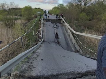 Що зараз із обваленим мостом на трасі Львів-Луцьк. ФОТО