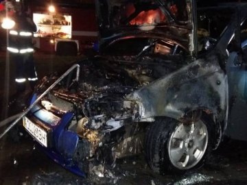 У Луцьку вночі згорів автомобіль помічника голови апеляційного суду. ФОТО