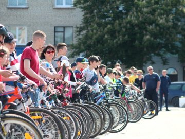 Сотні волинян прийшли на велодень у Володимирі. ФОТО