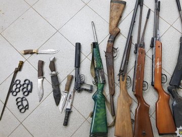 Рушниці, травмати та боєприпаси: на Волині поліція знищила зброю