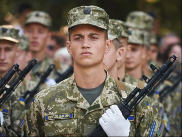 Більше ніяких прапорщиків: в українській армії з’являться нові військові звання