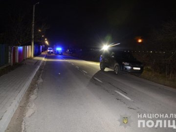 На Львівщині чоловік вбив дівчину та поранив очевидця: поліція проводить спецоперацію