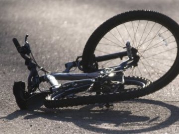 На Волині велосипедистка потрапила під колеса трактора