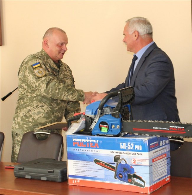 Сапожніков передав військовим подарунок «від Путіна». ФОТО