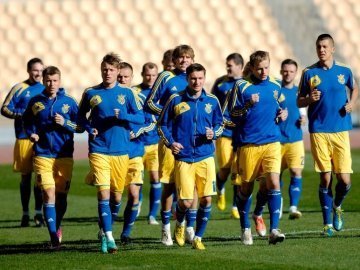 Збірна України з футболу не бачитиме матчів півроку