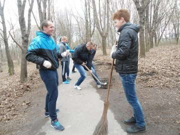 У Луцьку відбулася екологічна акція «Збережемо природу!». ФОТО