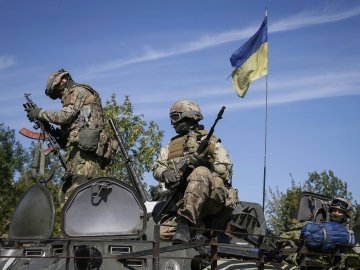 Українські військові припинили вогонь на Сході