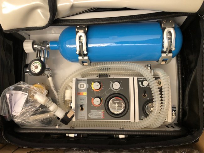 Син відомого луцького бізнесмена купив апарат штучної вентиляції легень для інфекційної лікарні 