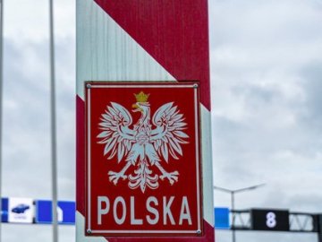 У Польщі затримали українця, який виготовляв студентам фальшиві виписки з банків